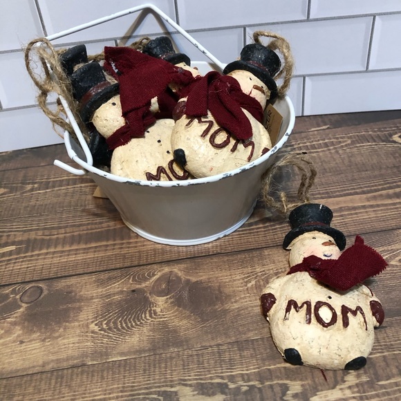 ONE 3” mache/resin MOM snowmen ornament accents - Picture 2 of 4